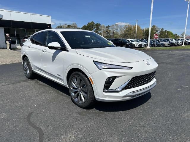 2026 Buick Envista Avenir in White Frost Tricoat — front three-quarter view